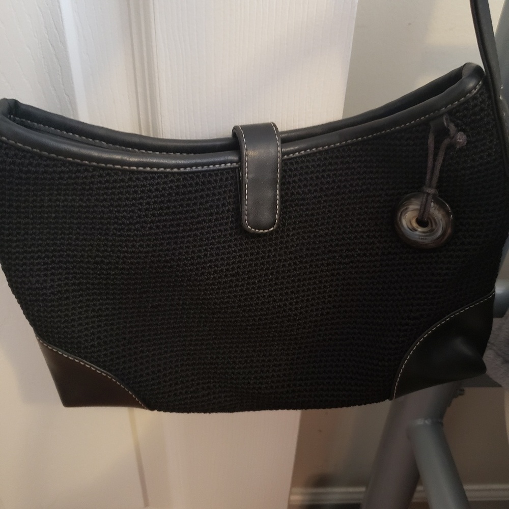 The Sak Pouchette 8 x 10